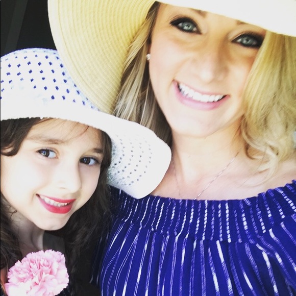 Meet your Posher, Ashley - Picture 1 of 1